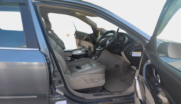 2015 Mahindra XUV500 W10, Diesel, Manual, 1,09,560 km, interior