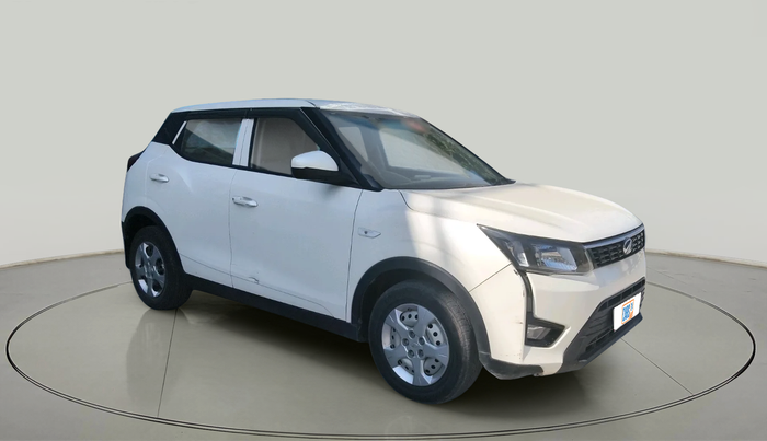 2022 Mahindra XUV300 W4 1.2 PETROL, Petrol, Manual, 81,297 km, exterior