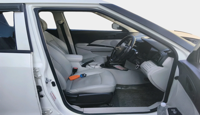 2022 Mahindra XUV300 W4 1.2 PETROL, Petrol, Manual, 81,297 km, interior