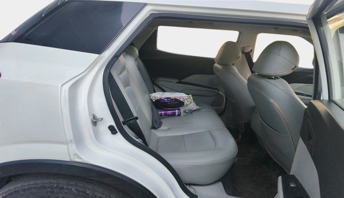 2022 Mahindra XUV300 W4 1.2 PETROL, Petrol, Manual, 81,297 km, interior