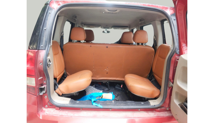2016 Mahindra TUV300 T8, Diesel, Manual, 1,13,085 km, exterior