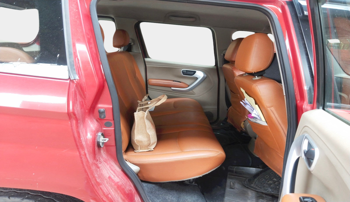 2016 Mahindra TUV300 T8, Diesel, Manual, 1,13,085 km, interior