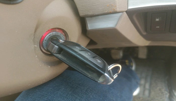 2012 Mahindra XUV500 W8, Diesel, Manual, 2,55,188 km, interior