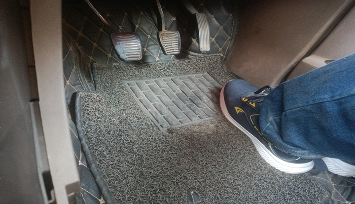 2012 Mahindra XUV500 W8, Diesel, Manual, 2,55,188 km, interior