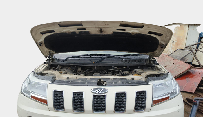 2017 Mahindra TUV300 T6 PLUS, Diesel, Manual, 2,30,257 km, exterior