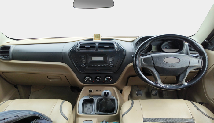 2017 Mahindra TUV300 T6 PLUS, Diesel, Manual, 2,30,257 km, interior