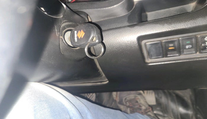 2014 Maruti Swift VXI, Petrol, Manual, 1,63,890 km, interior