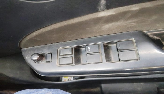 2015 Maruti Swift VXI, Petrol, Manual, 1,05,214 km, interior