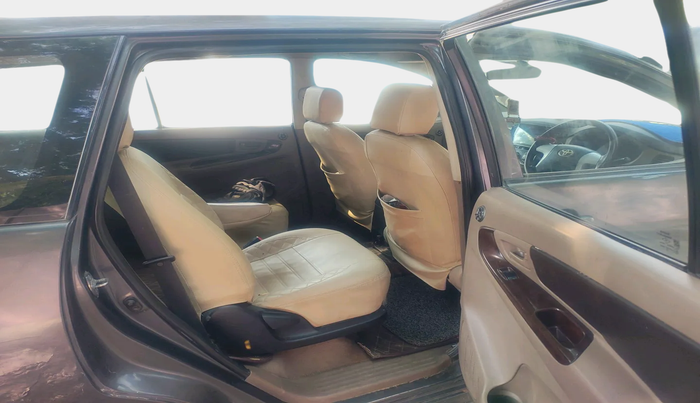 2015 Toyota Innova 2.5 G 7 STR, Diesel, Manual, 2,06,497 km, interior