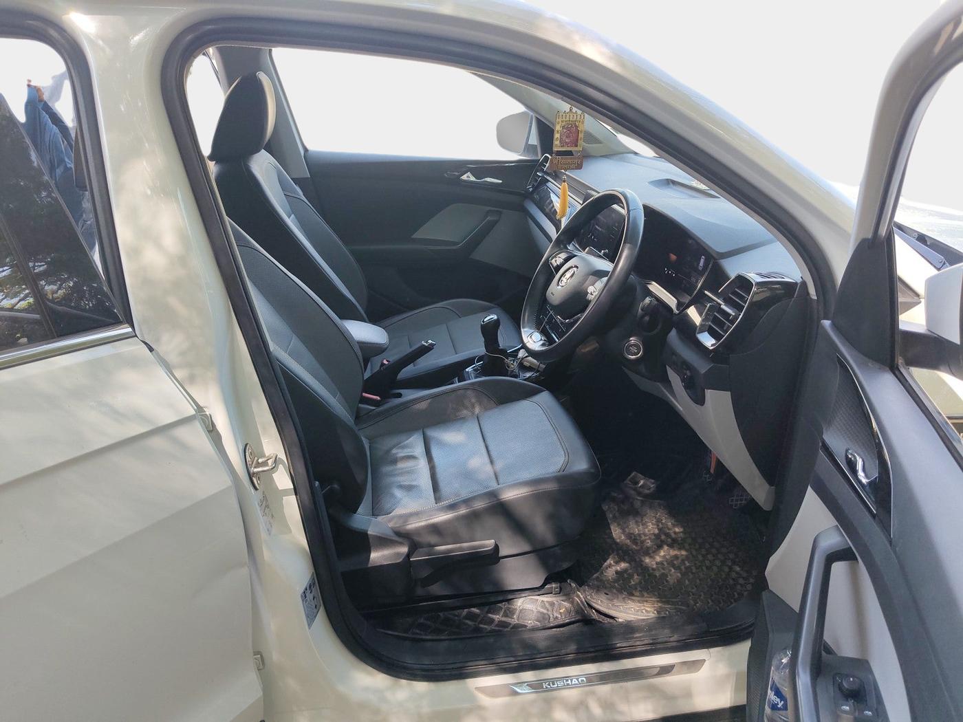 2023 Skoda KUSHAQ STYLE 1.0L TSI MT, Petrol, Manual, 45,000 km, interior