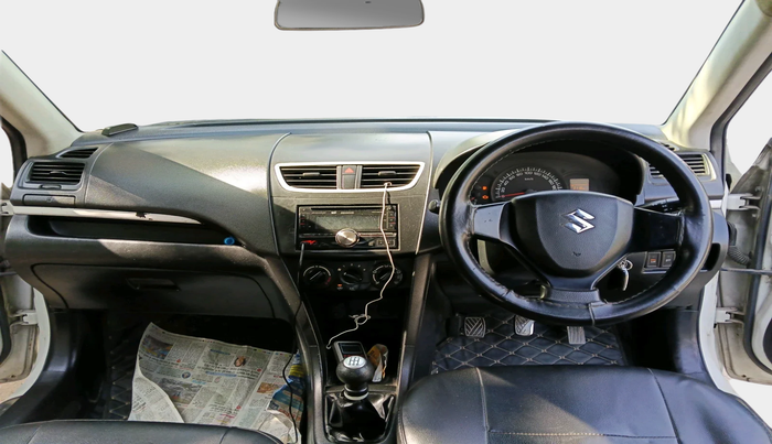 2014 Maruti Swift LXI, Petrol, Manual, 1,32,311 km, interior