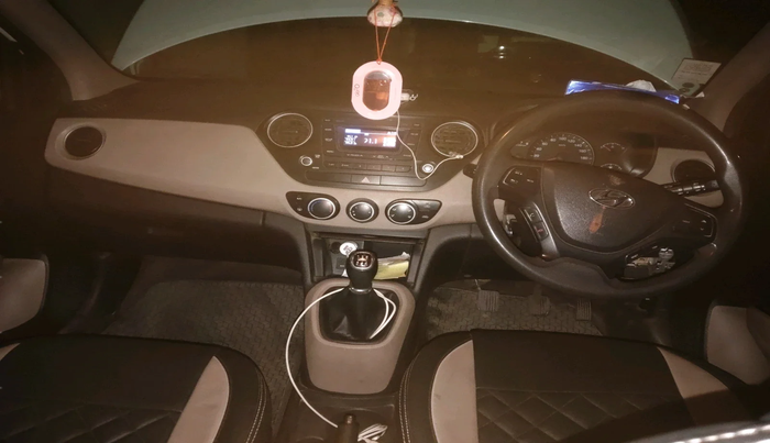 2016 Hyundai Xcent S 1.2, Petrol, Manual, 1,33,847 km, interior