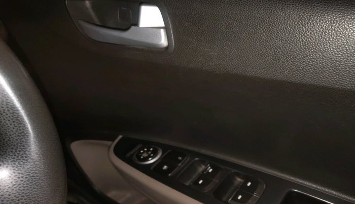 2016 Hyundai Xcent S 1.2, Petrol, Manual, 1,33,847 km, interior