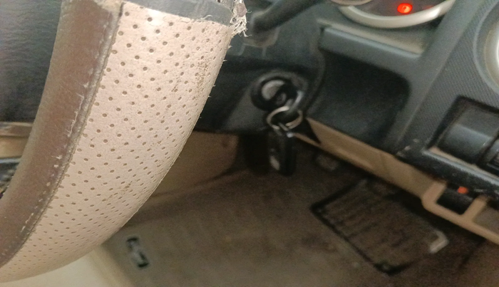 2010 Ford Endeavour 2.5L 4X2 MT, Diesel, Manual, 1,80,255 km, interior