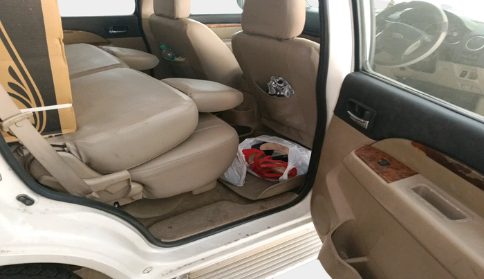 2010 Ford Endeavour 2.5L 4X2 MT, Diesel, Manual, 1,80,255 km, interior