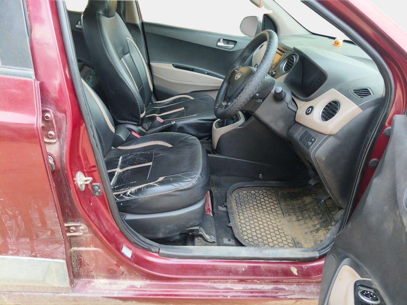 2013 Hyundai Grand i10 SPORTZ 1.1 CRDI, Diesel, Manual, 76,157 km, interior
