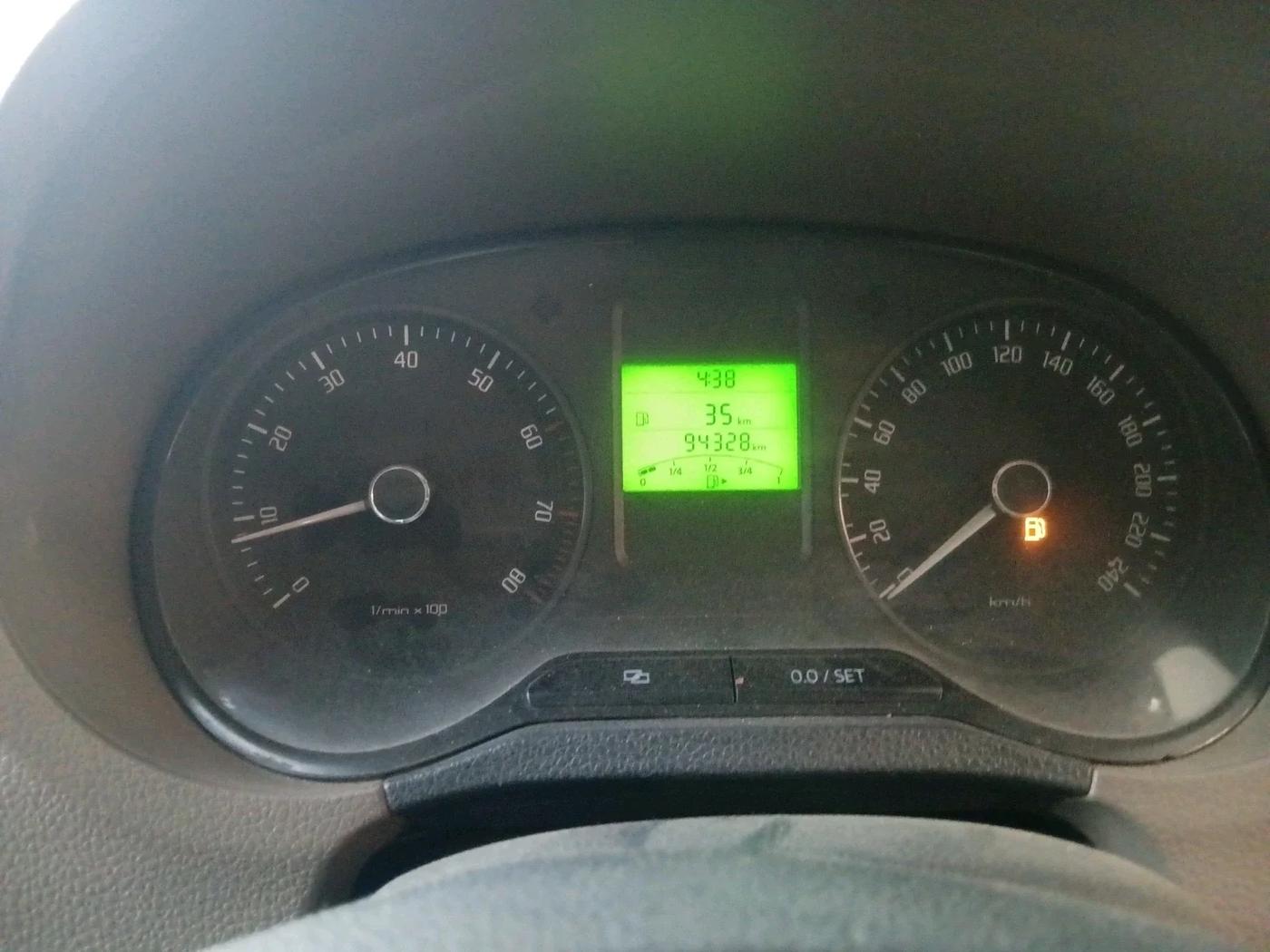 2011 Skoda Rapid 1.6 TDI AMBITION PLUS AT, Diesel, Automatic, 94,328 km, interior