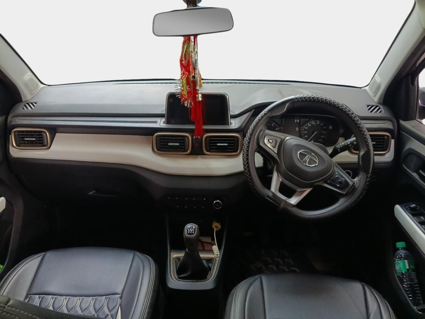2022 Tata PUNCH ACCOMPLISHED MT, Petrol, Manual, 9,961 km, interior