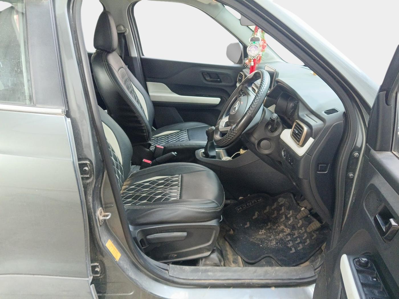2022 Tata PUNCH ACCOMPLISHED MT, Petrol, Manual, 9,961 km, interior