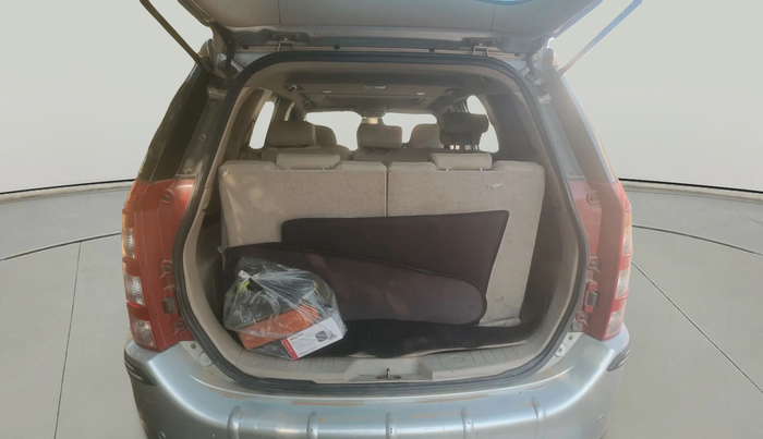 2016 Mahindra XUV500 W10, Diesel, Manual, 2,60,890 km, exterior