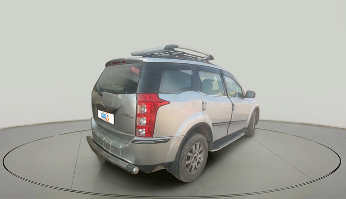 2016 Mahindra XUV500 W10, Diesel, Manual, 2,60,890 km, exterior