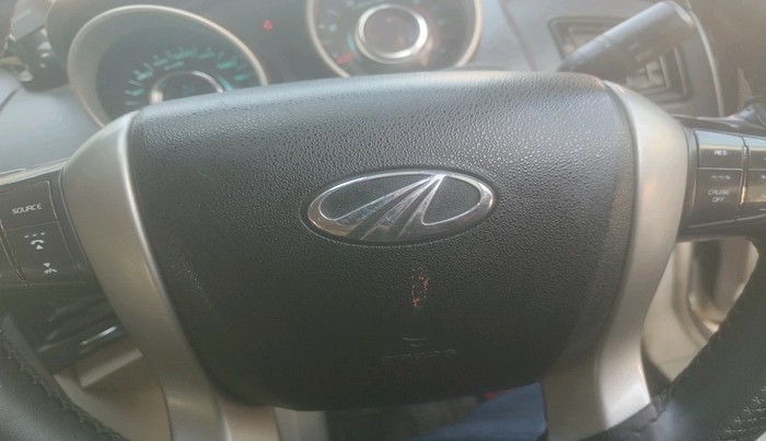 2016 Mahindra XUV500 W10, Diesel, Manual, 2,60,890 km, interior