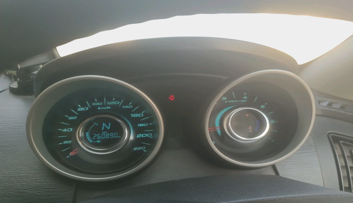 2016 Mahindra XUV500 W10, Diesel, Manual, 2,60,890 km, interior