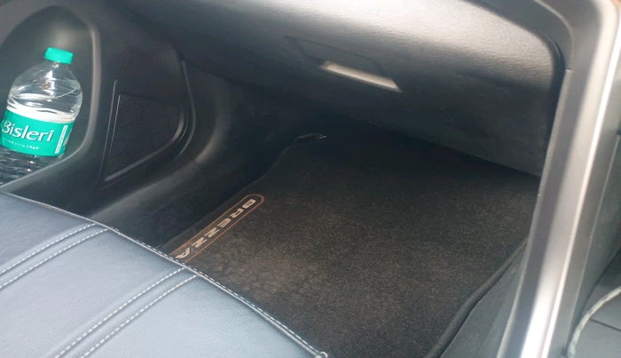 2025 Maruti BREZZA ZXI SMART HYBRID , Petrol, Manual, 1,904 km, interior