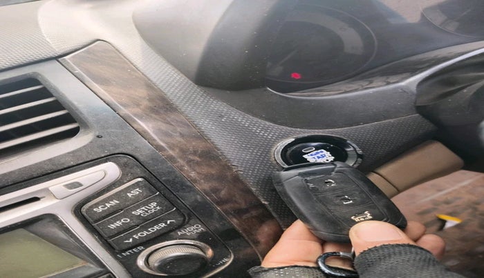 2012 Hyundai Verna FLUIDIC 1.6 CRDI SX, Diesel, Manual, 1,05,308 km, interior