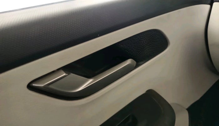 2024 Tata ALTROZ XZ Lux CNG , Petrol, Manual, 25,169 km, interior