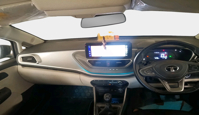 2024 Tata ALTROZ XZ Lux CNG , Petrol, Manual, 25,169 km, interior
