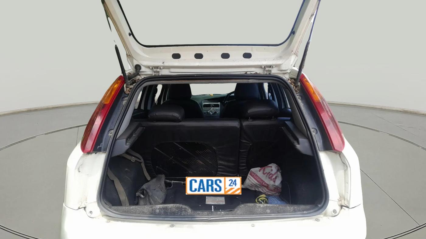 2011 Fiat Grand Punto EMOTION 1.3, Diesel, Manual, 1,22,309 km, exterior