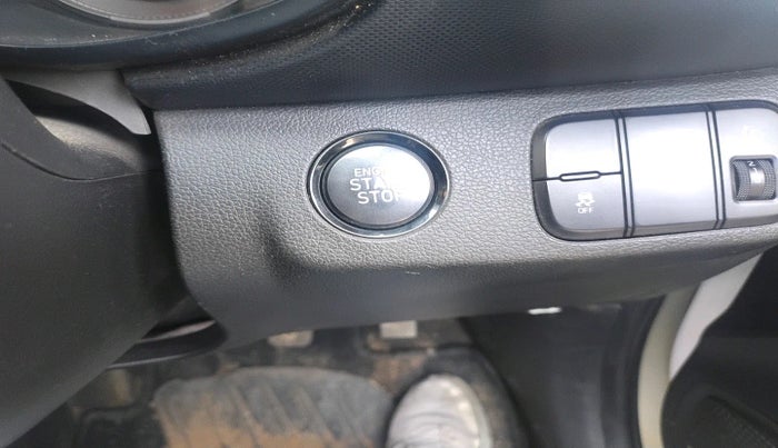 2019 Hyundai VENUE SX 1.0 (O) TURBO, Petrol, Manual, 35,171 km, interior