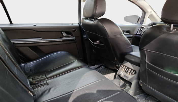 2018 Tata Hexa XE 4X2 6 STR, Diesel, Manual, 1,71,796 km, interior
