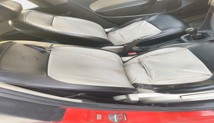 2013 Volkswagen Polo TRENDLINE 1.2L DIESEL, Diesel, Manual, 2,55,859 km, interior