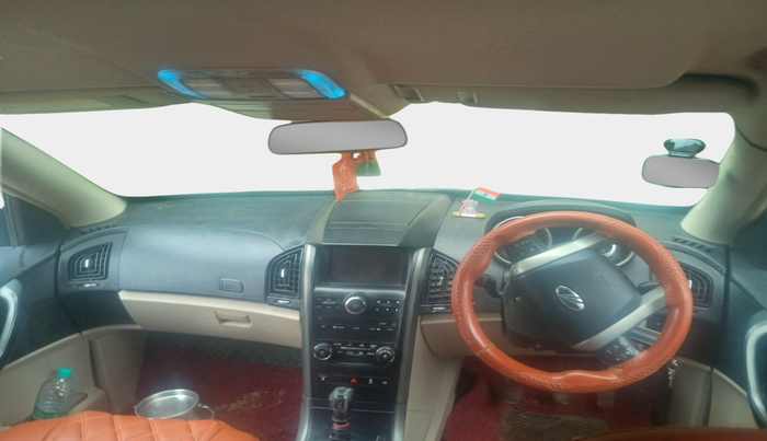 2016 Mahindra XUV500 W6, Diesel, Manual, 1,36,236 km, interior