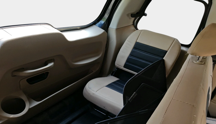 2016 Mahindra TUV300 T8, Diesel, Manual, 1,25,965 km, interior