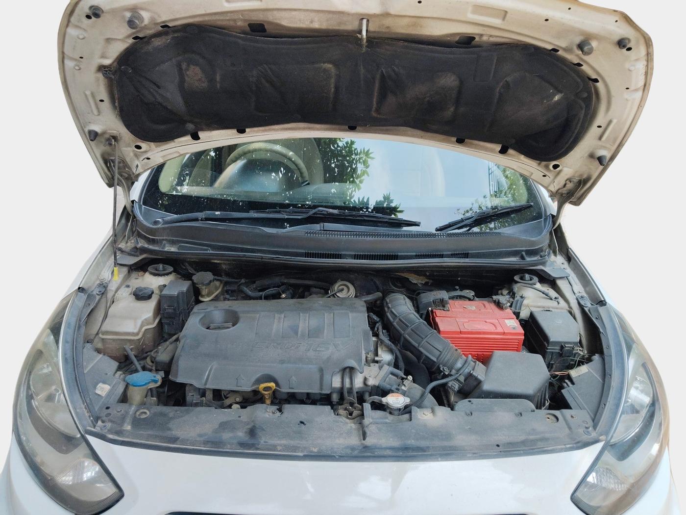 2014 Hyundai Verna FLUIDIC 1.6 CRDI SX, Diesel, Manual, 2,30,632 km, exterior