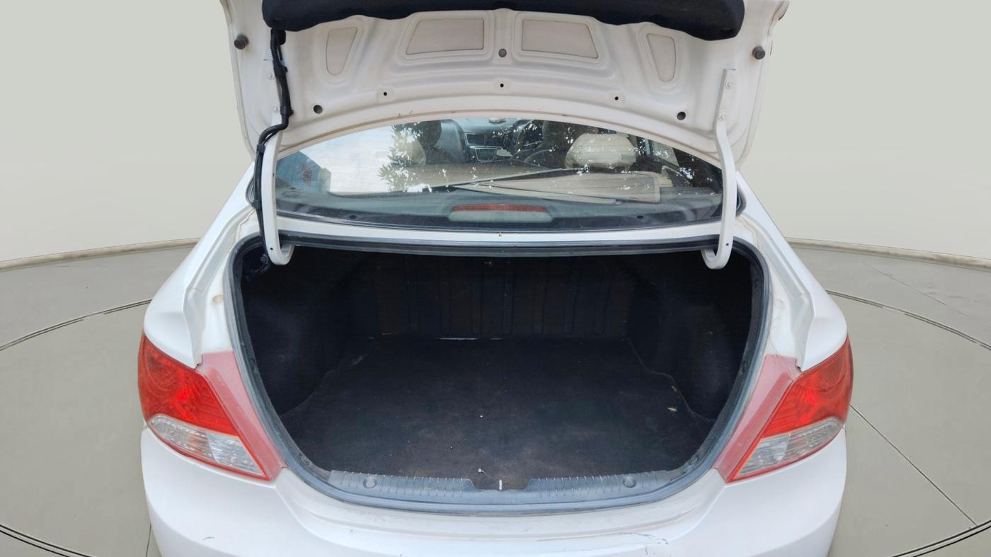 2014 Hyundai Verna FLUIDIC 1.6 CRDI SX, Diesel, Manual, 2,30,632 km, exterior