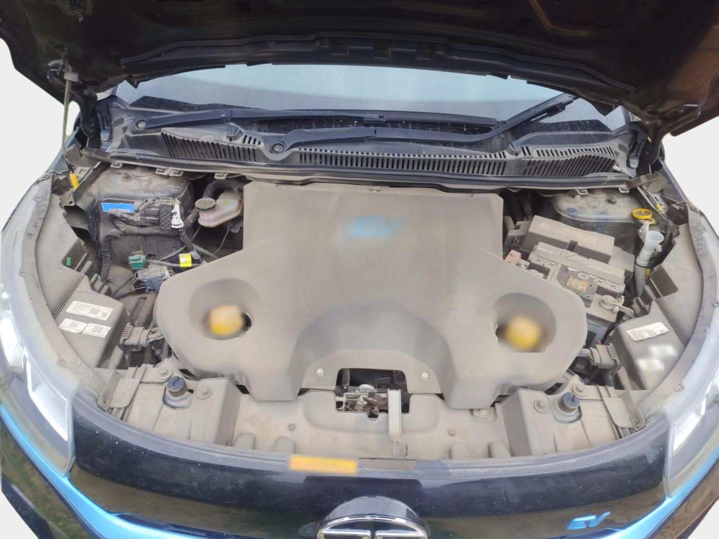 2023 Tata NEXON EV XZ PLUS LUX, Electric, Automatic, 61,000 km, exterior