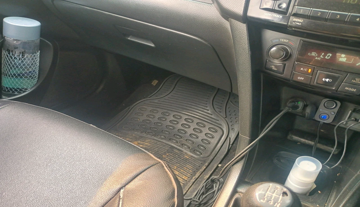 2014 Maruti Swift ZXI, Petrol, Manual, 1,45,992 km, interior