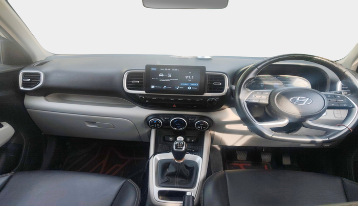 2024 Hyundai VENUE SX 1.5 CRDI, Diesel, Manual, 30,775 km, interior