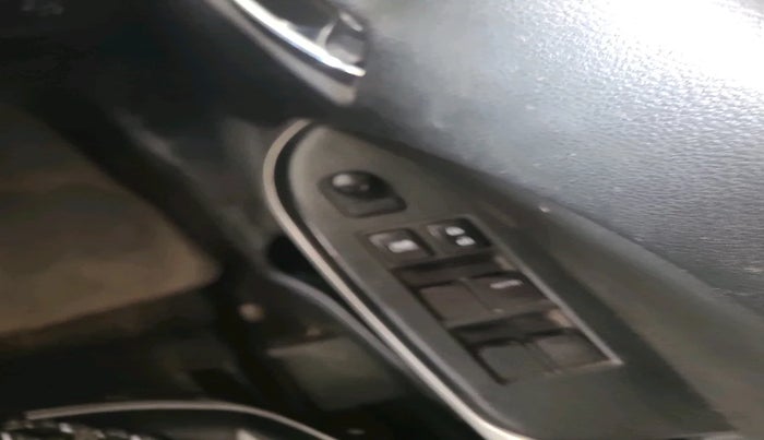 2016 Maruti Baleno DELTA PETROL 1.2, Petrol, Manual, 1,08,332 km, interior