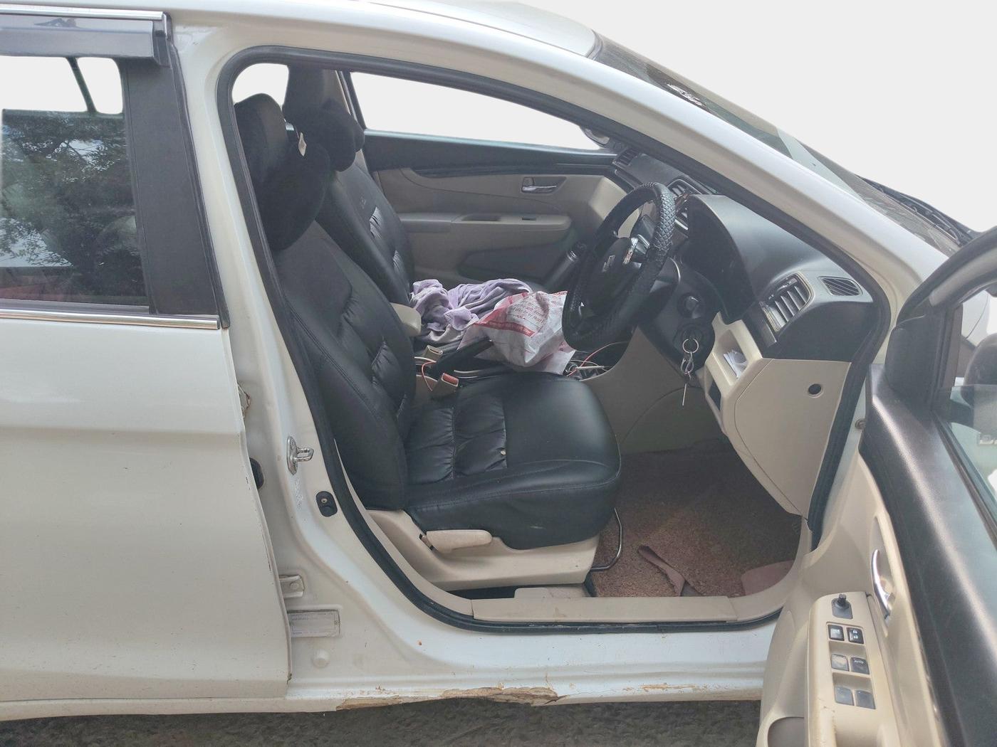2015 Maruti Ciaz VDI, Diesel, Manual, 1,29,000 km, interior