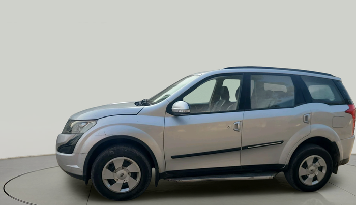 2015 Mahindra XUV500 W6, Diesel, Manual, 1,32,924 km, exterior
