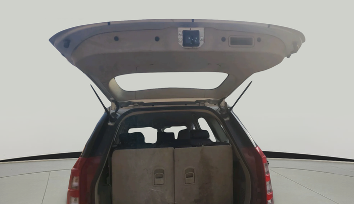 2015 Mahindra XUV500 W6, Diesel, Manual, 1,32,924 km, exterior