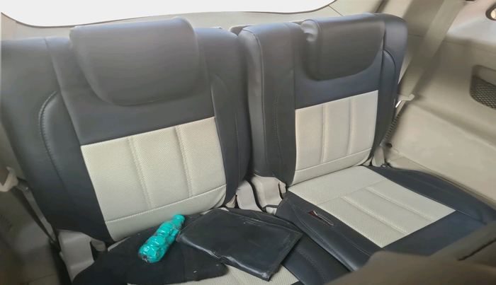 2015 Mahindra XUV500 W6, Diesel, Manual, 1,32,924 km, interior