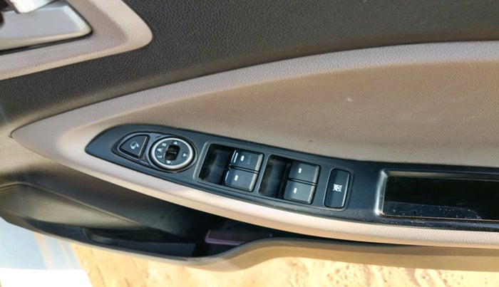 2015 Hyundai Elite i20 SPORTZ 1.2, Petrol, Manual, 1,11,362 km, interior