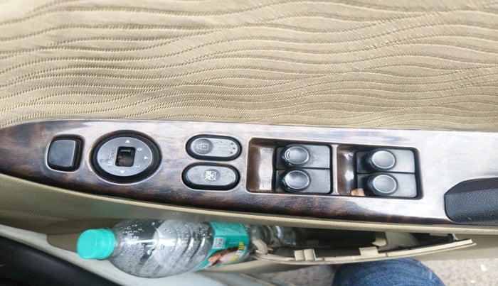 2013 Hyundai Verna FLUIDIC 1.6 CRDI SX, Diesel, Manual, 1,44,379 km, interior