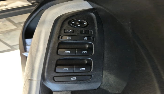 2023 Hyundai VENUE SX 1.5 CRDI, Diesel, Manual, 31,172 km, interior